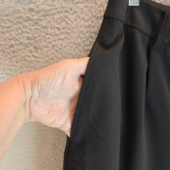 1. State Women's Black Tailored Dress Shorts Sz 12 Pleated High Waist Pockets - Picture 4 of 11